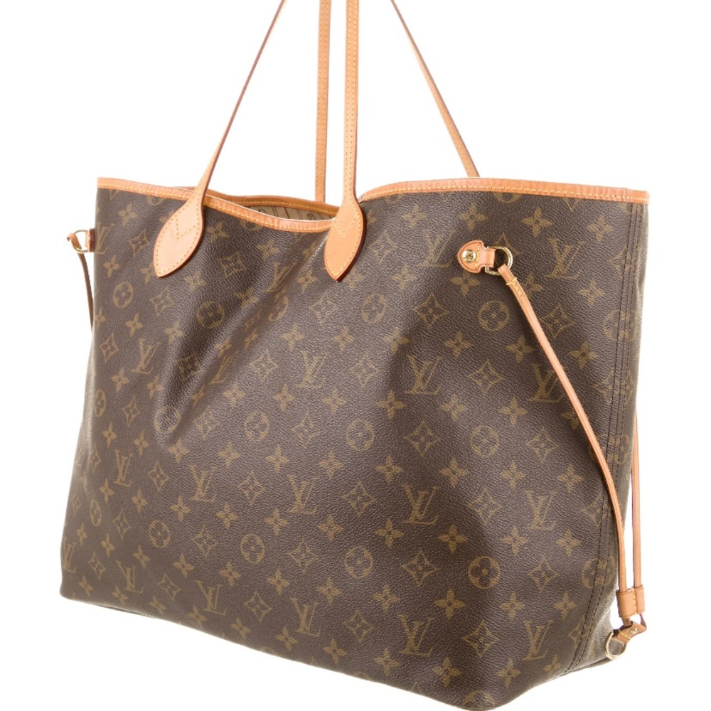 2010 collection GM good condition with dusk bag